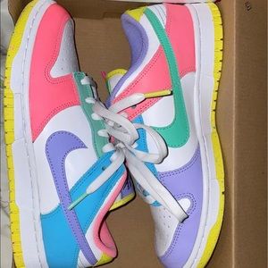 WOMENS DUNK LOW SE CANDY/EASTER